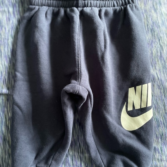 Nike jogger - Picture 3 of 3